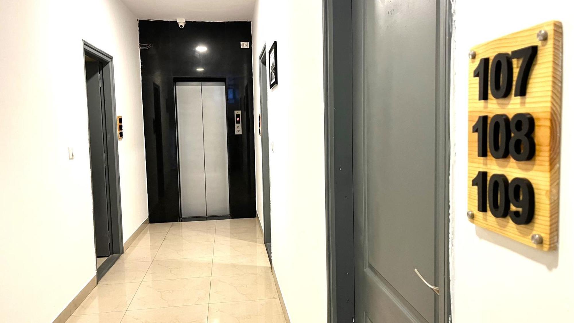 Athasri Hotel Hsr Layout バンガロール エクステリア 写真