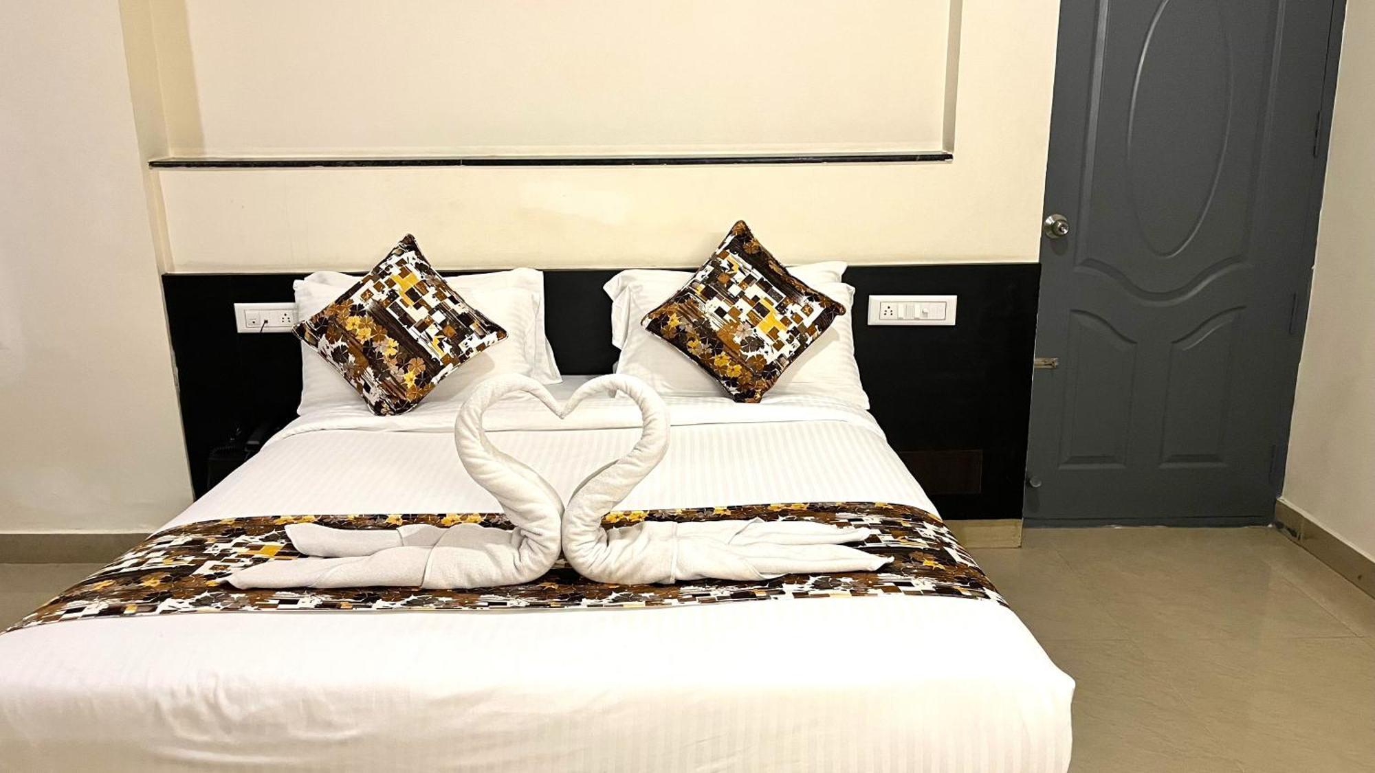 Athasri Hotel Hsr Layout バンガロール エクステリア 写真