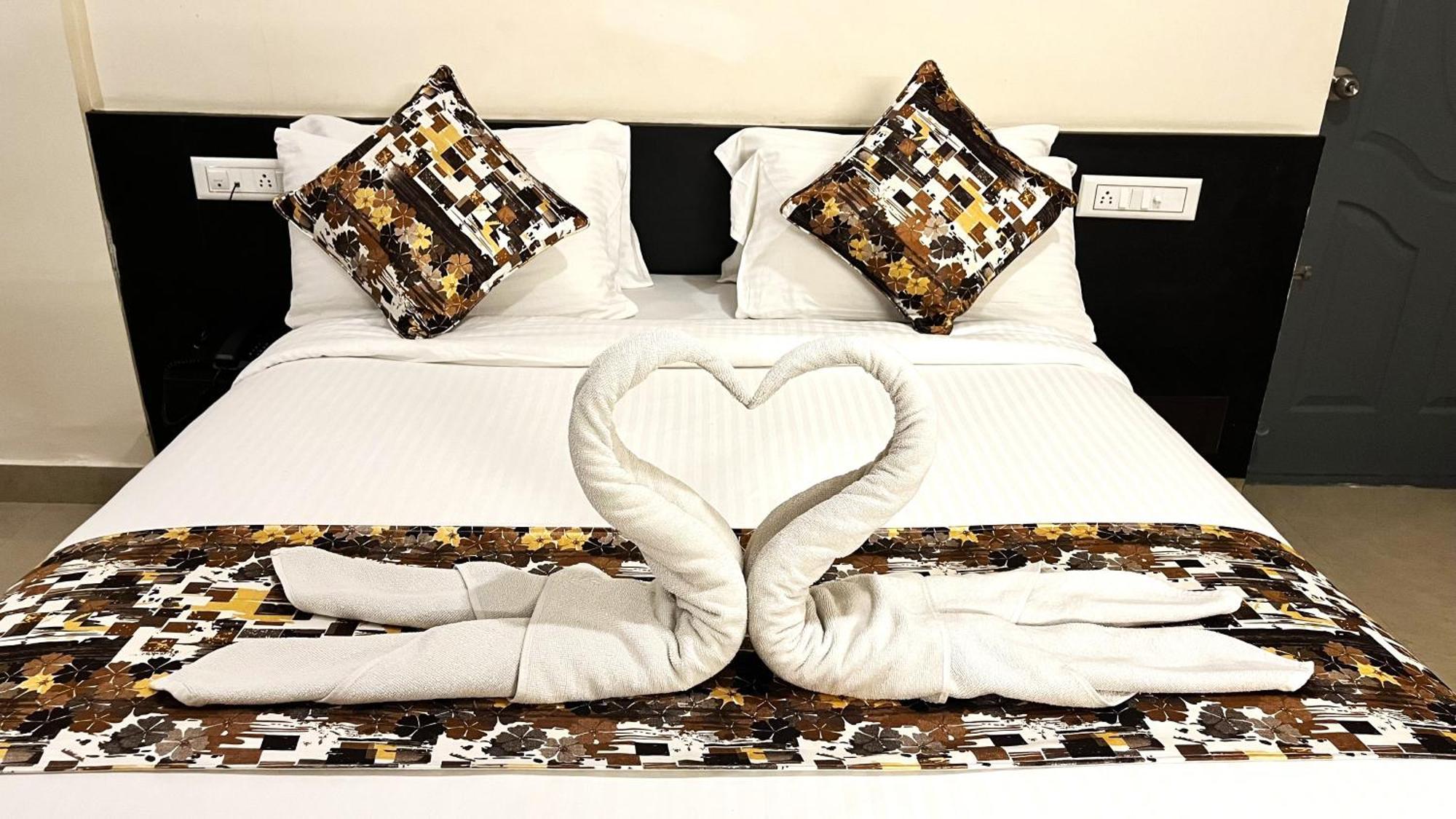 Athasri Hotel Hsr Layout バンガロール エクステリア 写真