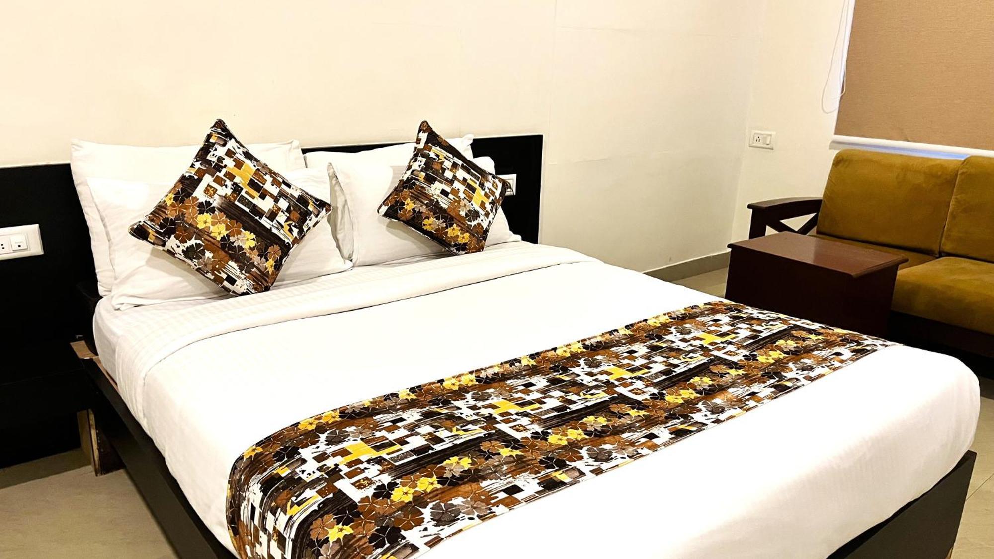 Athasri Hotel Hsr Layout バンガロール エクステリア 写真