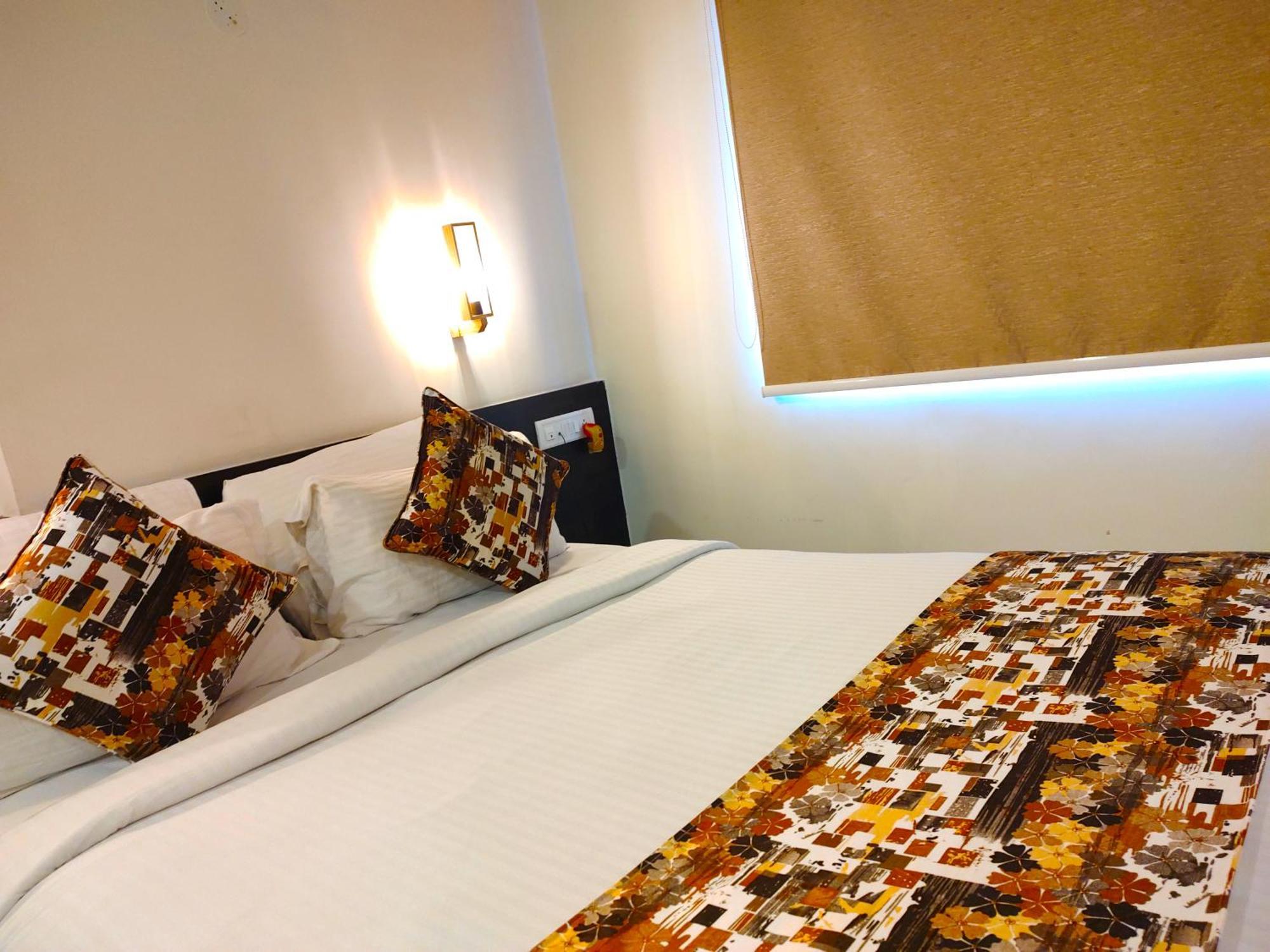 Athasri Hotel Hsr Layout バンガロール エクステリア 写真