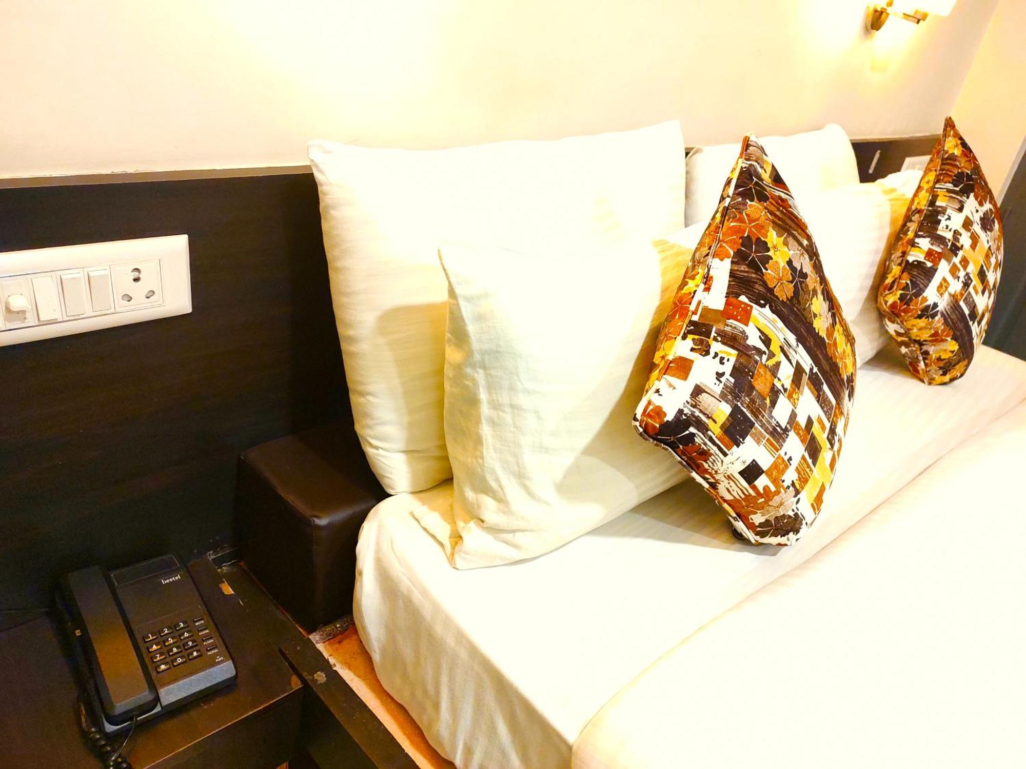 Athasri Hotel Hsr Layout バンガロール エクステリア 写真