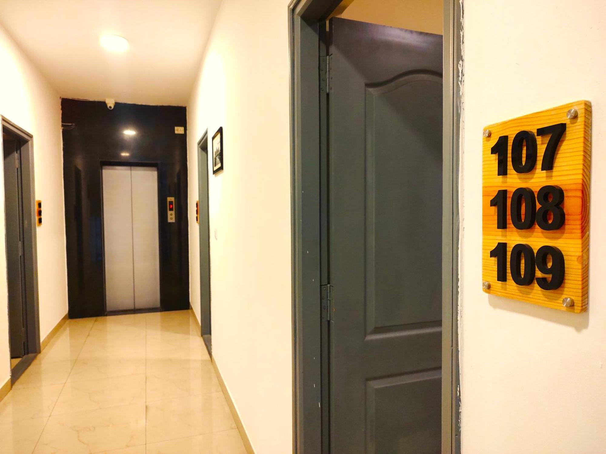 Athasri Hotel Hsr Layout バンガロール エクステリア 写真