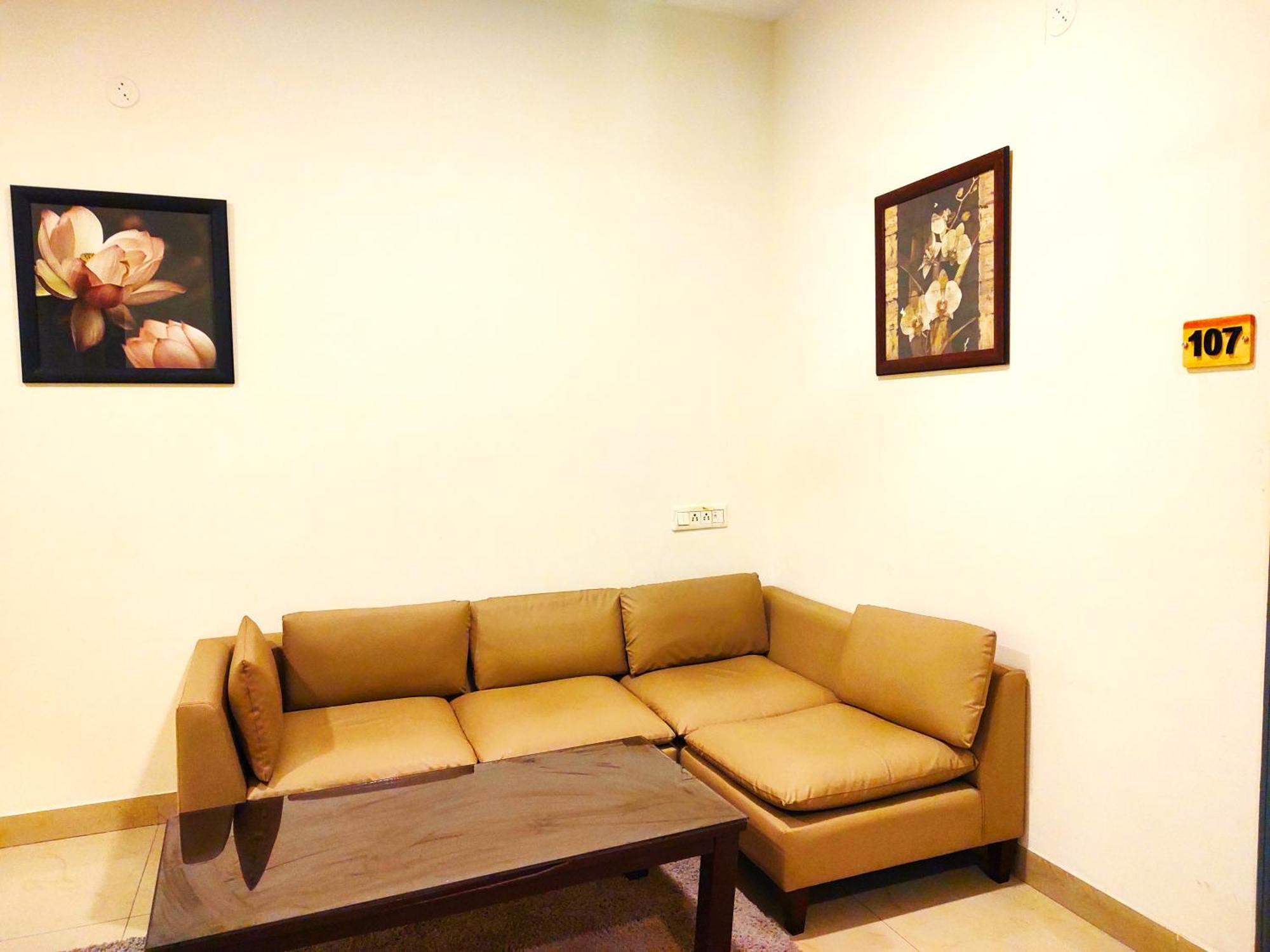 Athasri Hotel Hsr Layout バンガロール エクステリア 写真